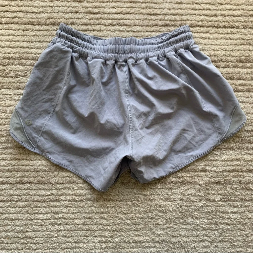 Lululemon Hotty Hot Short 4” Berry Mist Size 4 - Picture 2 of 7